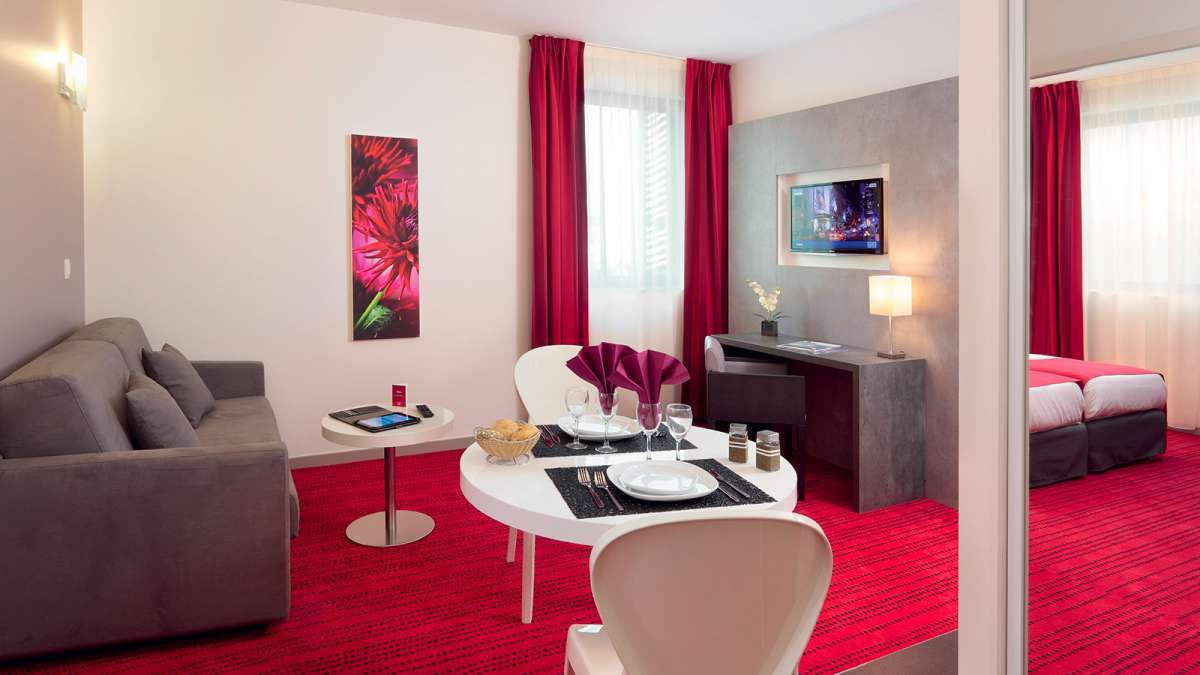 อัปปาร์ตซิตี้ กงฟอร์ เกรอนอบล์ อิโนวาลี Aparthotel มงต์บอนโนแซงต์มาร์แตง ภายนอก รูปภาพ